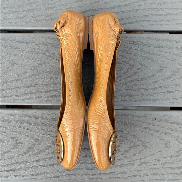 Tory Burch Patent Leather Travel Ballet Flats Tan Size 9 - Picture 9 of 12